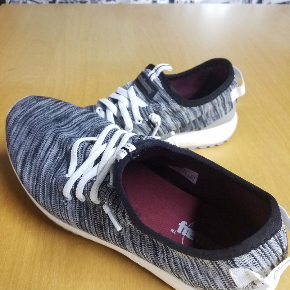 👟 Shoes - Picture 4 of 7